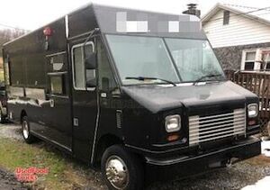 2016 18' Ford F59 Step Van Food Truck/ Mobile Kitchen Unit with Pro-Fire.