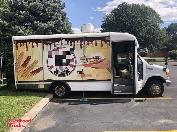 Loaded 2005 Ford E350 Food Truck / Mobile Kitchen Unit - Works Great.
