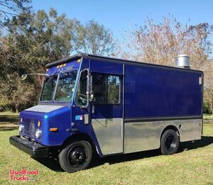 2003 Workhorse P42 Diesel Kitchen Food, Shaved Ice and Soft Serve Truck.