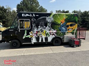 Versatile - Chevrolet P30 Utilimaster All-Purpose Food Truck