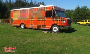 2012 Freightliner Food Truck.