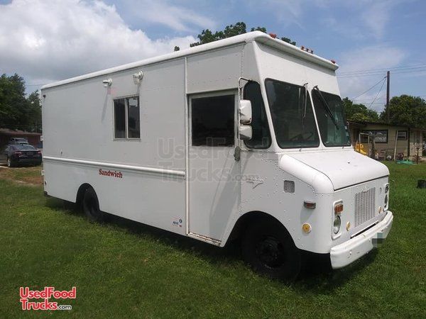 Lightly Used Chevrolet Grumman Olson Step Van Barbecue Food Truck/Mobile Kitchen.