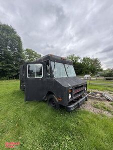Chevrolet P30 All-Purpose Food Truck with Fire Suppression System