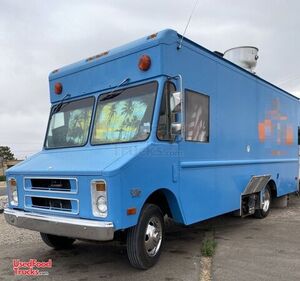 24' Chevrolet P30 Step Van Food Truck / Used Mobile Kitchen Unit.