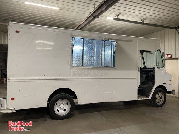 14' Grumman Olson Gourmet Step Van Food Truck w/ Custom-Built Kitchen.