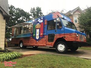2012 - 22' Chevrolet Workhorse W62 Step Van Kitchen Food Truck.