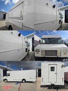 Loaded 2022 22' Ford F59 Pizza Food Truck Mobile Pizzeria Unit w/ Pro Fire System
