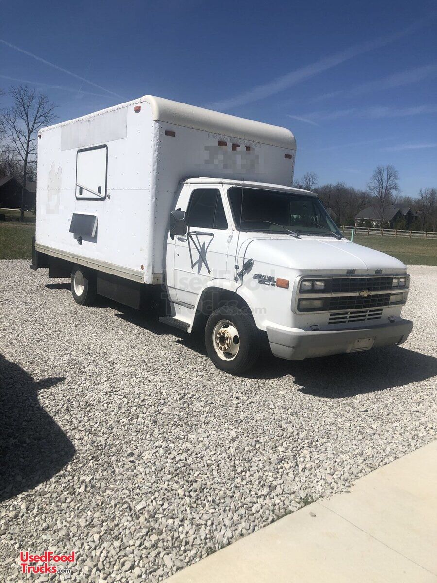 Ready to Roll Kitchen on Wheels for Sale in Indiana!!!! Details about   Grumman Food Truck 