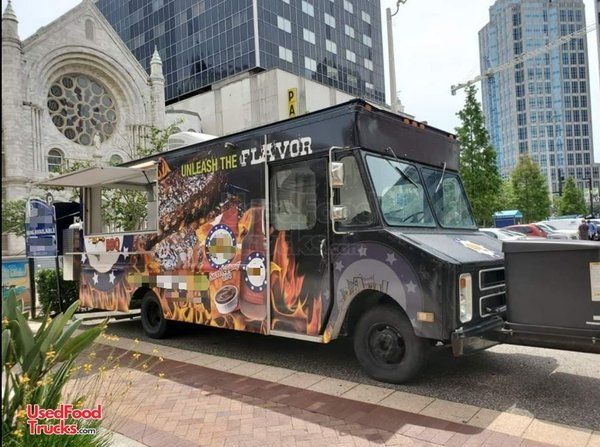 Lightly Used Well-Equipped GMC P30 22'Mobile  Kitchen Food Truck.