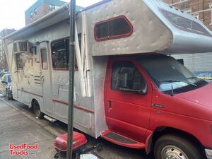 28' Ford E-Super Duty Spacious Food and Beverage Vending Truck