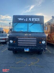 2002 Workhorse P42 All-Purpose Food Truck | Mobile Food Unit