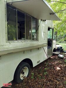 2008 - 17' Low Mileage Step Van Kitchen Food Truck with Pro Fire Suppression System.