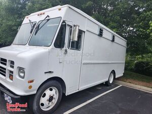 24' International Diesel Food Truck with 2023 Kitchen Built Out