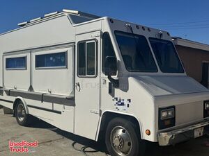 2001 Chevrolet Workhorse All-Purpose Food Truck with HCD Insignia + Pro Fire System
