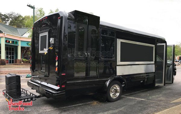 CUSTOM to Order 26' Diesel Ford F-550 DRW 2WD Food Truck with New Kitchen.