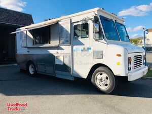 Chevrolet P30 Mobile Kitchen Food Truck with New Engine