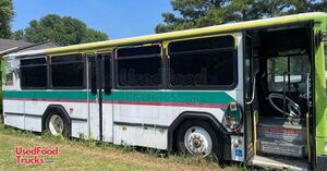 Preowned - 2006 Gillig Food Bus | All-Purpose Food Truck.