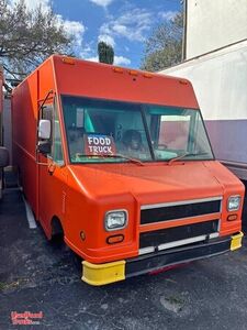 Versatile - 2003 20' Workhorse P42 All-Purpose Food Truck