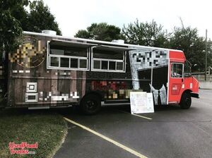 2011 Workhorse W62 30' Fully Loaded Professional Rolling Kitchen Food Truck