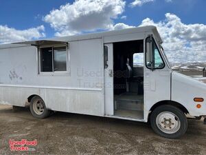 Oshkosh Diesel Step Van Food Vending Truck / Used Mobile Kitchen Unit.