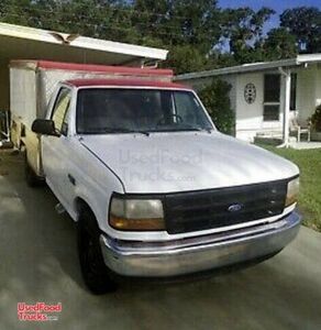 Used 1994 Ford F-250 Lunch Serving Truck / Canteen-Style Food Truck.