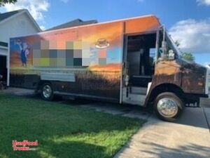 Preowned - 2001 Freightliner All-Purpose Food Truck.