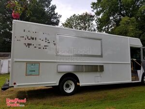 Low Mileage 2019 Ford F59 Food Truck / Super Fresh Professional Mobile Kitchen.