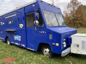 Used 24' Chevrolet P30 Food Truck with Brand New Kitchen.