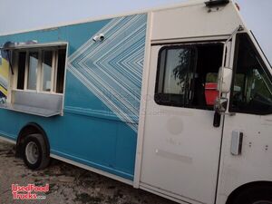 2006 Ford Utilimaster 24' Step Van Food Truck with NEW 2022 Kitchen Build-Out.