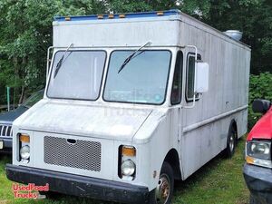 Chevrolet P30 Step Van Food Truck / Used Mobile Kitchen in Great Shape.