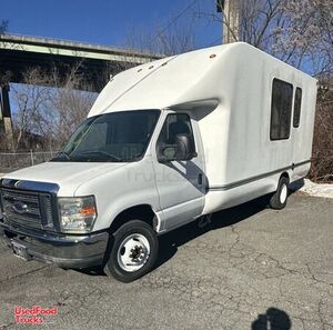 Low Mileage - 2010 25' Ford E-450 All-Purpose Food Truck DIY Mobile Vending Unit