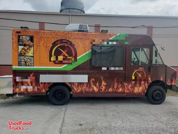 24' Freightliner M45 Loaded Food Truck / Lightly Used Mobile Kitchen.