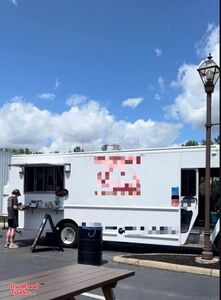 Turnkey - 2011 18' Freightliner P1000 All-Purpose Food Truck