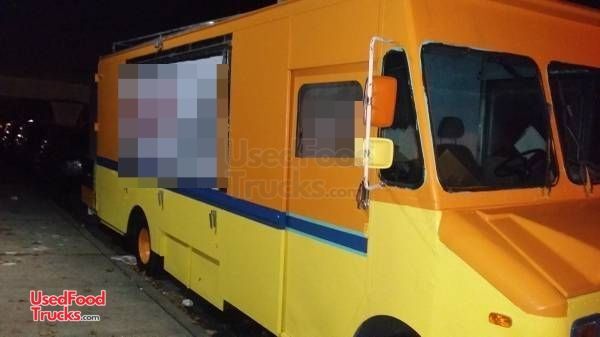 Heavy-Duty Chevrolet Step Van Kitchen Food Truck/Used Kitchen on Wheels