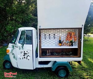 Charming - 2022 Piaggio Ape Mobile Tap Tricycle | Beverage Unit