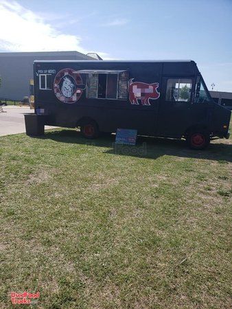 Used 20' Chevy P350 Step Van Kitchen on Wheels/Food Truck Condition.