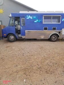 Low Mileage - Chevrolet P30 Food Truck Mobile Kitchen w/ New Jasper Motor