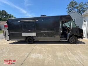2005 Freightliner All-Purpose Food Truck with Pro Fire System