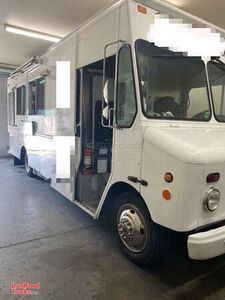 Used 2006 Workhorse W-42 Food Truck with Pro-Fire Suppression.