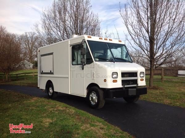 Used 2006 12' Ford Utilimaster Step Van Kitchen Food Truck/Mobile Food Unit