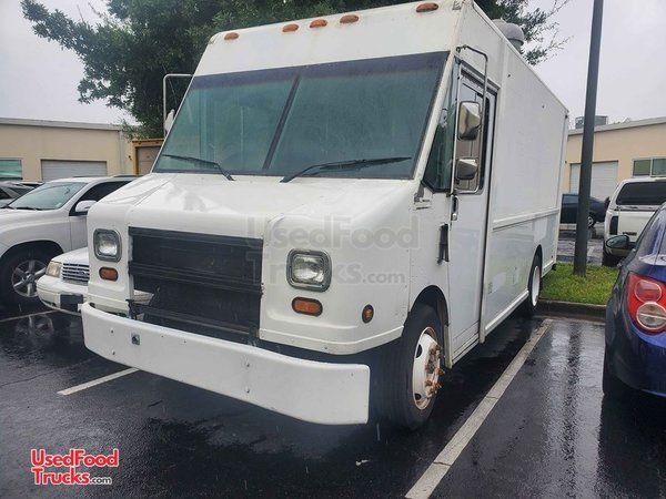 1997 Freightliner MT45 Step Van Mobile Kitchen Food Truck.