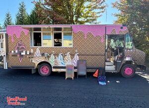 Versatile - 2010 28' Freightliner MT45 Soft Serve/Ice Cream Truck with Fire Suppression