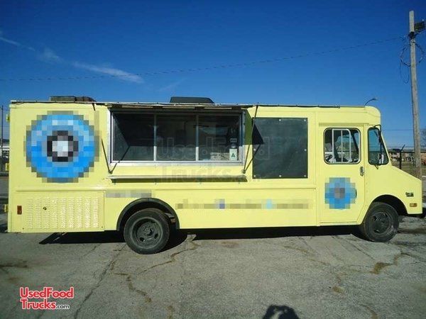 Chevrolet P30 Step Van Kitchen Food Truck / Used Mobile Kitchen Unit