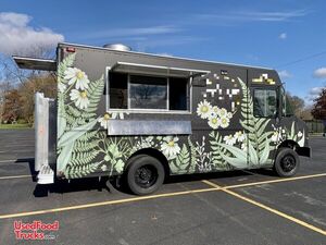 24' Freightliner Utilimaster Diesel Loaded Mobile Kitchen Food Truck
