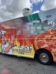 2012 Freightliner 18' Diesel Pizza Food Truck with Brand New 2022 Kitchen.
