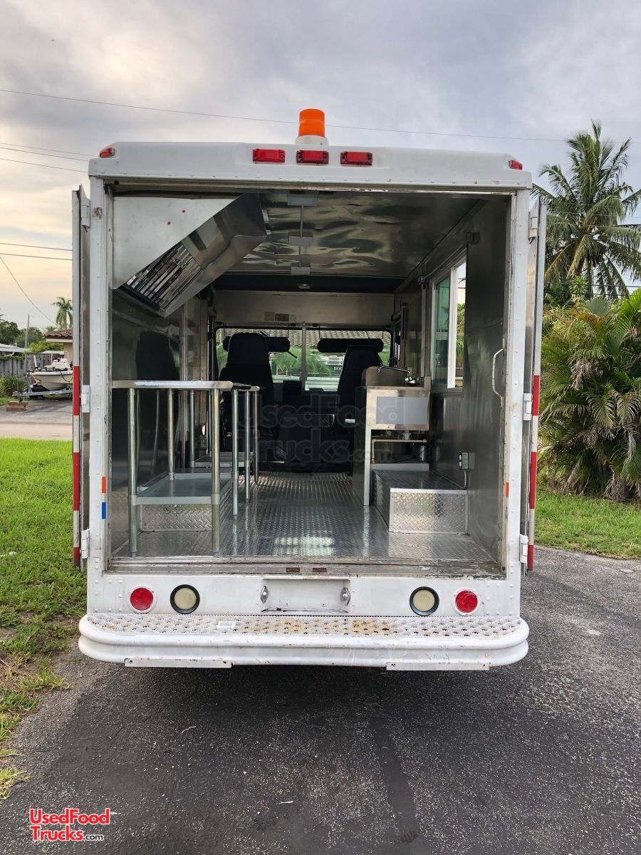 2002 10' Diesel Workhorse Food Truck / Mobile Food Unit ...