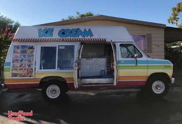 Clean Inside and Out Ford Econoline Ice Cream Truck/Mobile Ice Cream  Business.