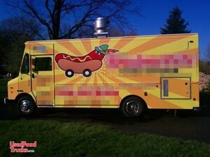 1998 - Chevy w/ Grumman Olson Body Mobile Kitchen Truck.