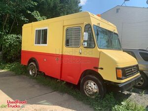 2004 Workhorse Food Truck with a New Unused 2020 Kitchen Build-Out.