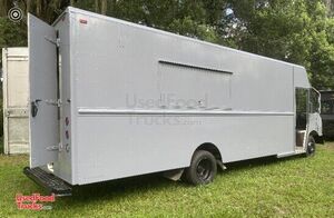 2007 Freightliner MT45 Diesel Ready to Outfit 26' Empty Food Concession Truck.